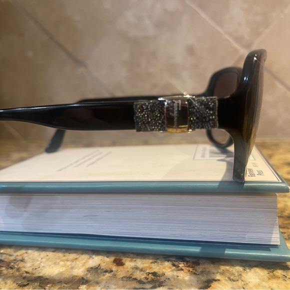 EUC Authentic Salvatore Ferragamo Women’s Sunglasses - Picture 3 of 5